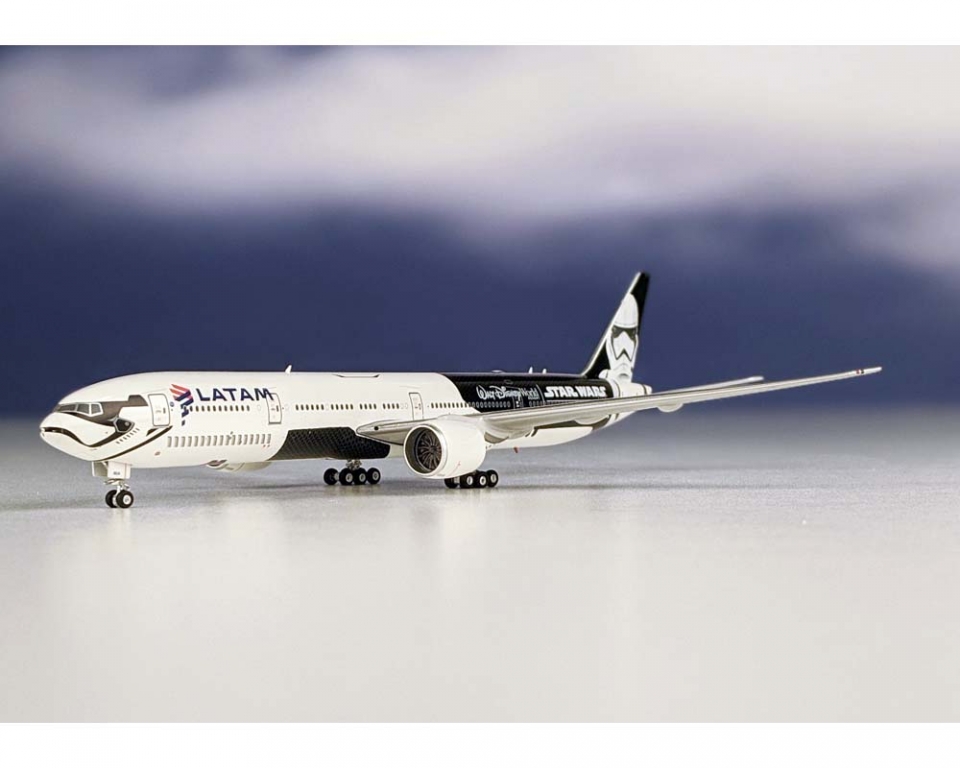 www.JetCollector.com: Latam B777-300ER Special Livery PT-MUA 1:400