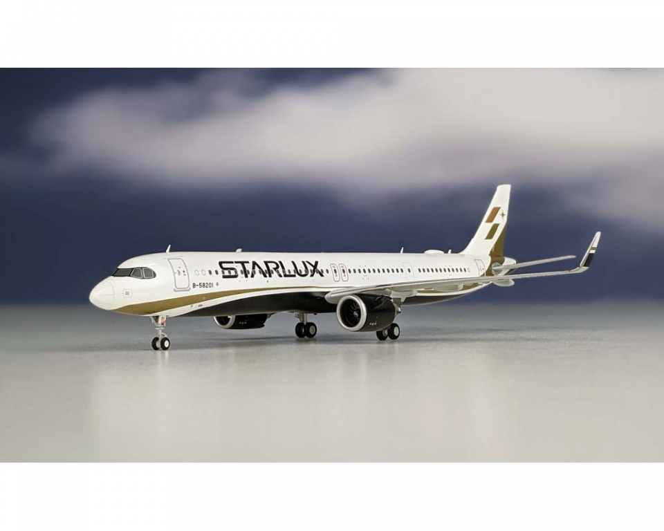 www.JetCollector.com: JC WINGS STARLUX AIRLINES A321neo w/Stand B