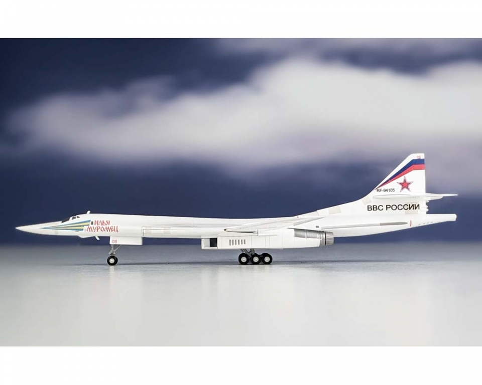Ilya Details about   Herpa 1:200 Tu-160 Blackjack Russian Air Force 6950th Guards Red 06 