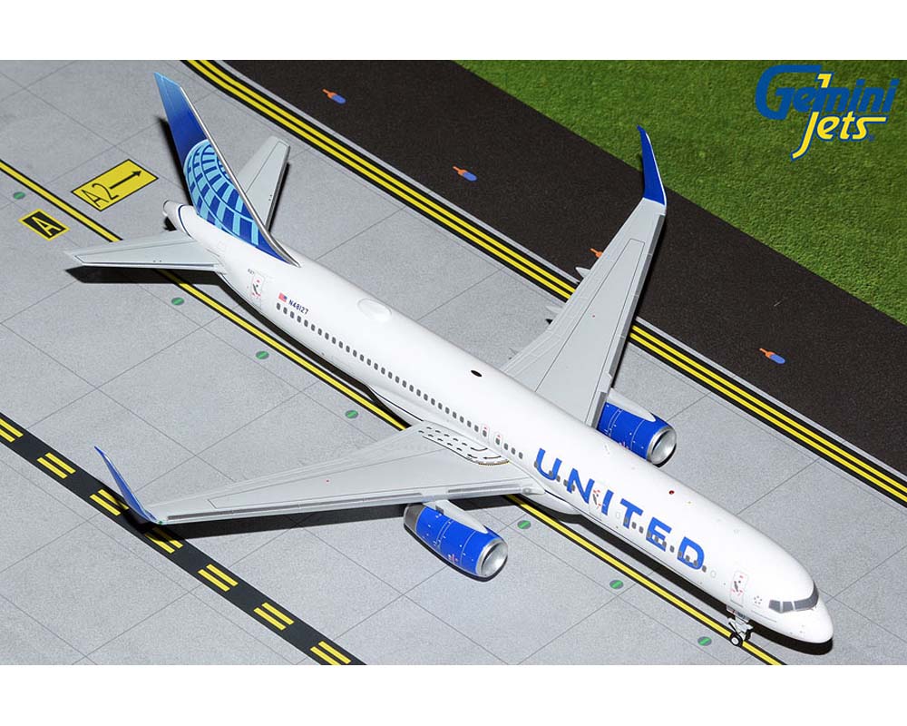 www.JetCollector.com: United Airlines B757-200W N48127 1:200 Scale