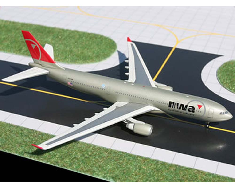 www.JetCollector.com: Northwest Airlines A330-200 1:400 GeminiJets
