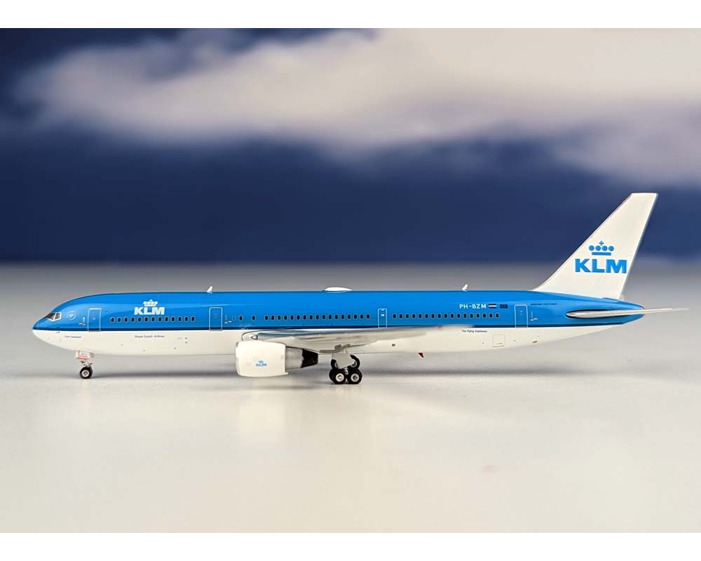 www.JetCollector.com: KLM B767-300ER PH-BZM 1:400 Scale Phoenix
