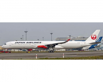 JAL A350-1000 flaps down JA01WJ 1:200 Scale JC Wings SA2JAL041A