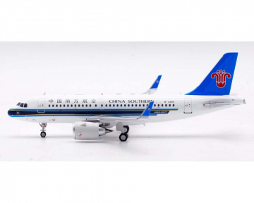 China Southern A319 B-328A w/stand 1:200 Scale Aviation200 AV2076