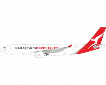 Qantas Freight A330-200 w/stand VH-EBE 1:200 Scale Inflight IF332QF0224