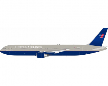 United Airlines B767-300 w/stand N670UA 1:200 Scale Inflight IF763UA1223