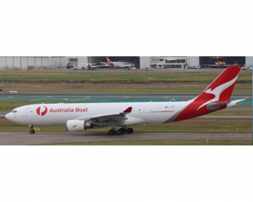 Qantas Freight A330-200P2F VH-EBF 1:400 Scale JC Wings JC4QFA0194
