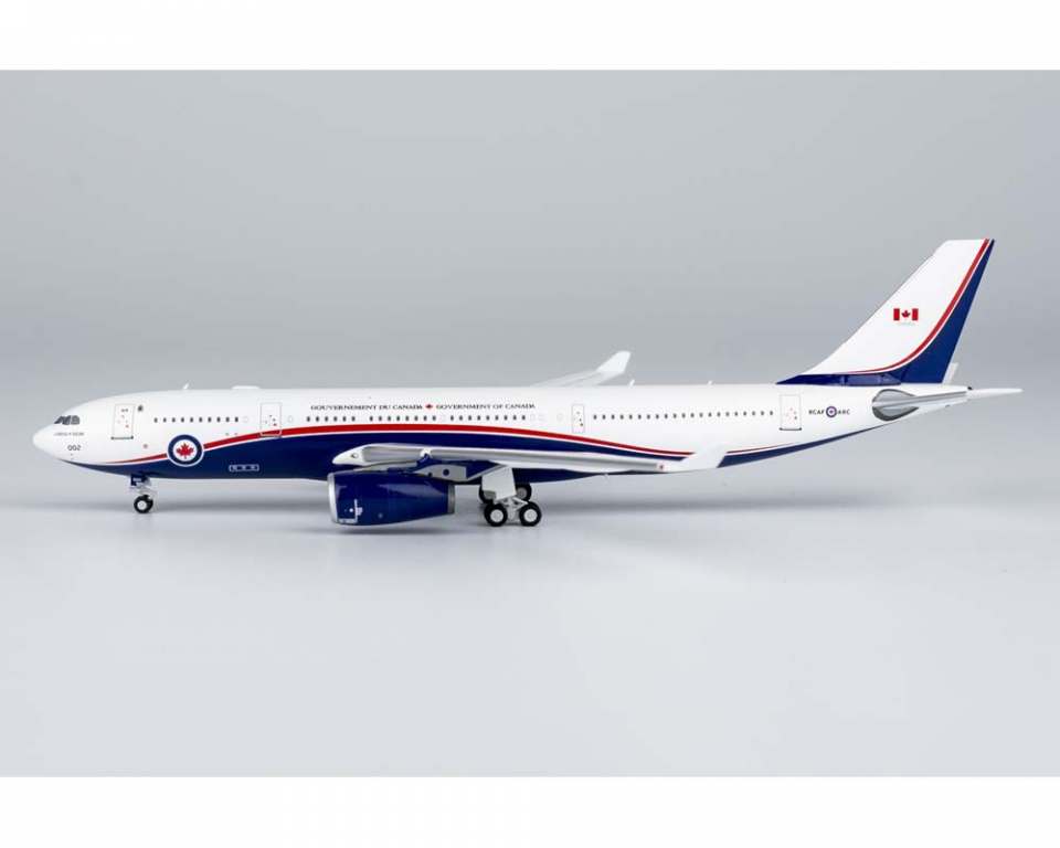 www.JetCollector.com: RCAF CC-330 Husky 330002 1:400 Scale NG61065