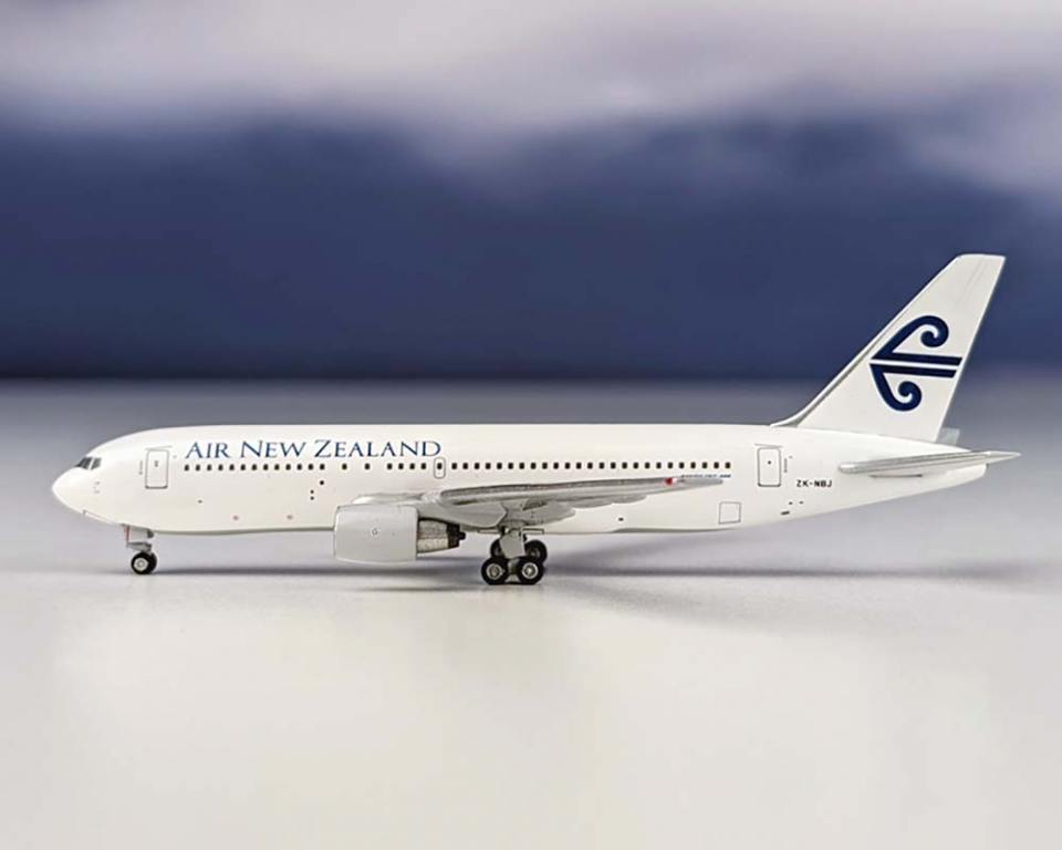 www.JetCollector.com: Air New Zealand (White) B767-200 ZK-NBJ 1