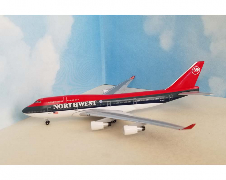 www.JetCollector.com: Northwest B747-400 N676NW 1:400 Scale