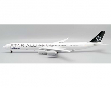 Lufthansa A340-600 Star Alliance, w/Stand 3085 1:200 Scale JC Wings EW2346004