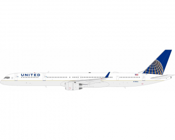 United Airlines B757-300 w/stand N78866 1:200 Scale Inflight IF753UA1123
