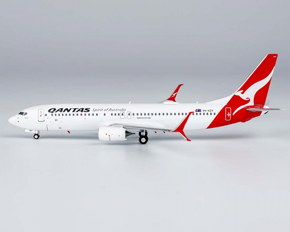 www.JetCollector.com: Qantas B737-800 2nd Qantas 737 to wear the