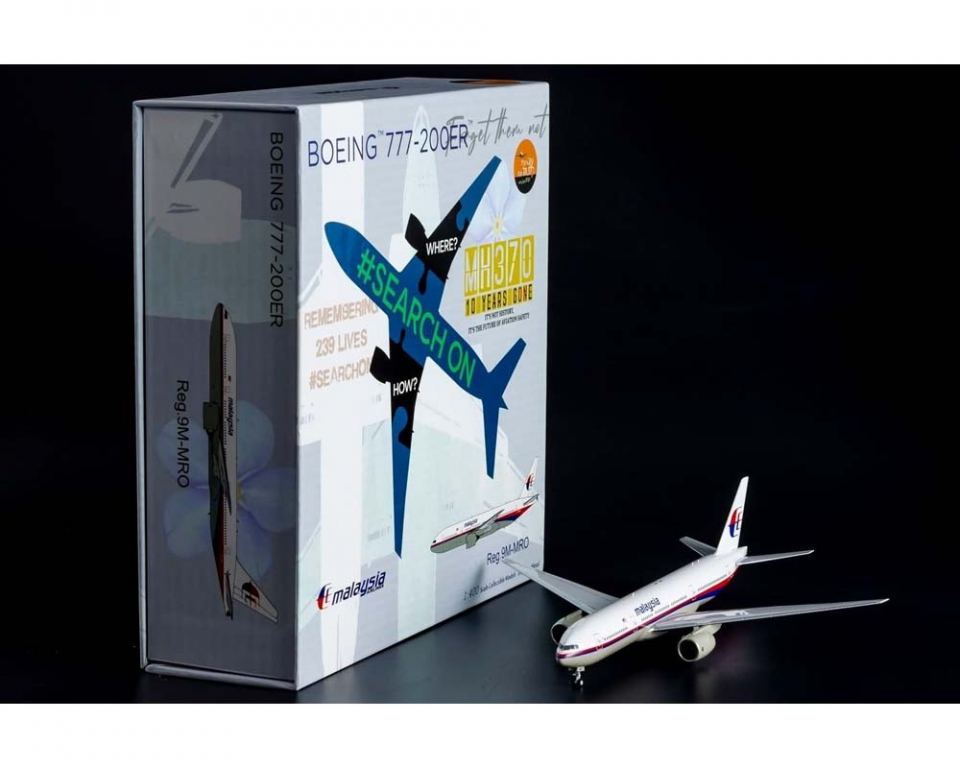 www.JetCollector.com: Malaysia Airlines B777-200ER 9M-MRO Ultimate