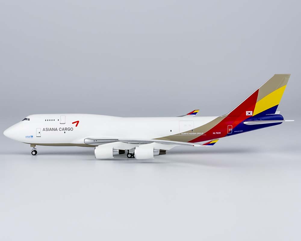 アシアナ航空カーゴ B747-400F 1/400 NGAAR010_2.jpg