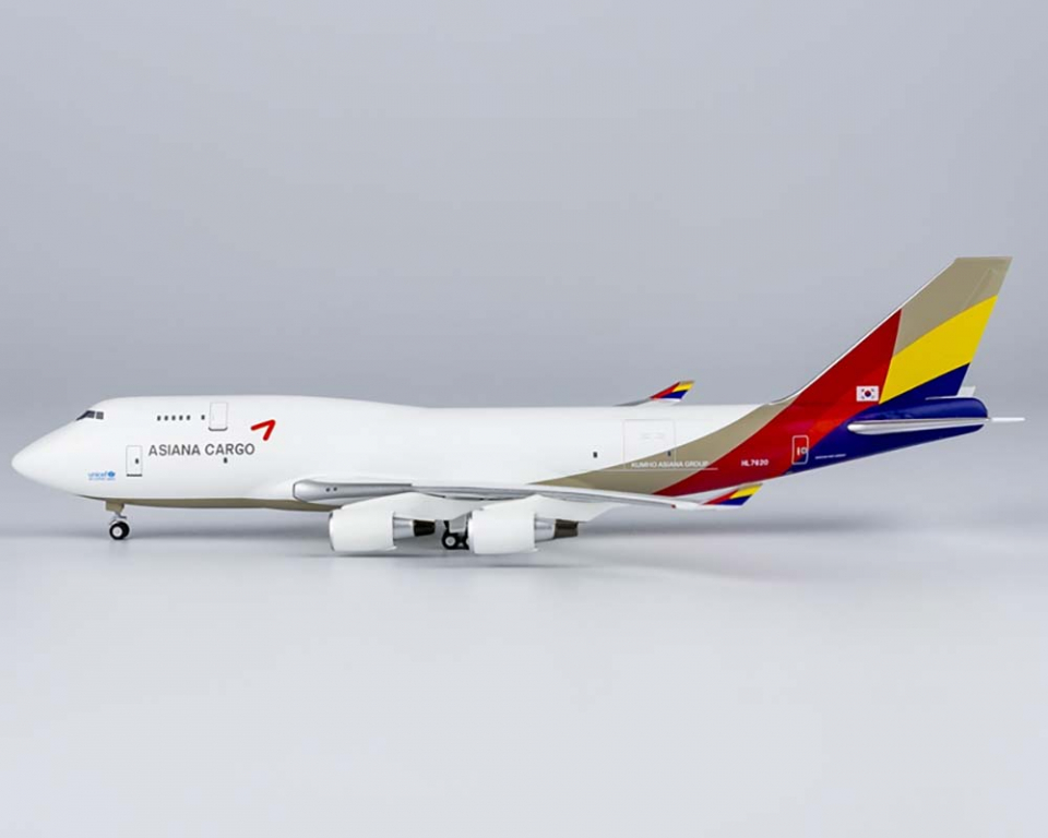 アシアナ航空カーゴ B747-400F 1/400 NGAAR010_2_960x768.jpg