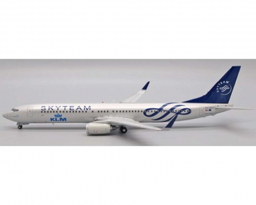 www.JetCollector.com: Boeing B737-900 House Colors, Flaps Down