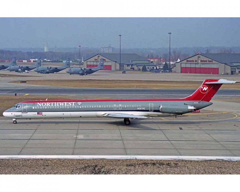 www.JetCollector.com: Northwest MD-82 N307RC 1:400 Scale Phoenix