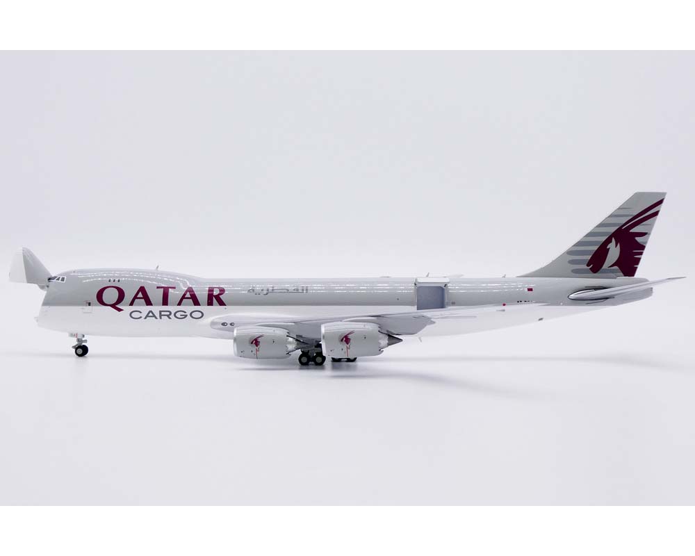 www.JetCollector.com: Qatar Cargo B747-8F Interactive A7-BGA 1:400
