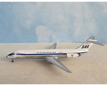 SAS Cargo  DC-9-32 LN-RLW 1:400 Scale Aeroclassics AC411445