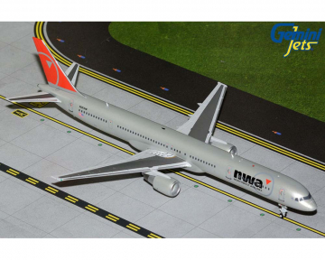 Northwest B757-300 final livery, upgraded stand N587NW 1:200 Scale Geminijets G2NWA1422