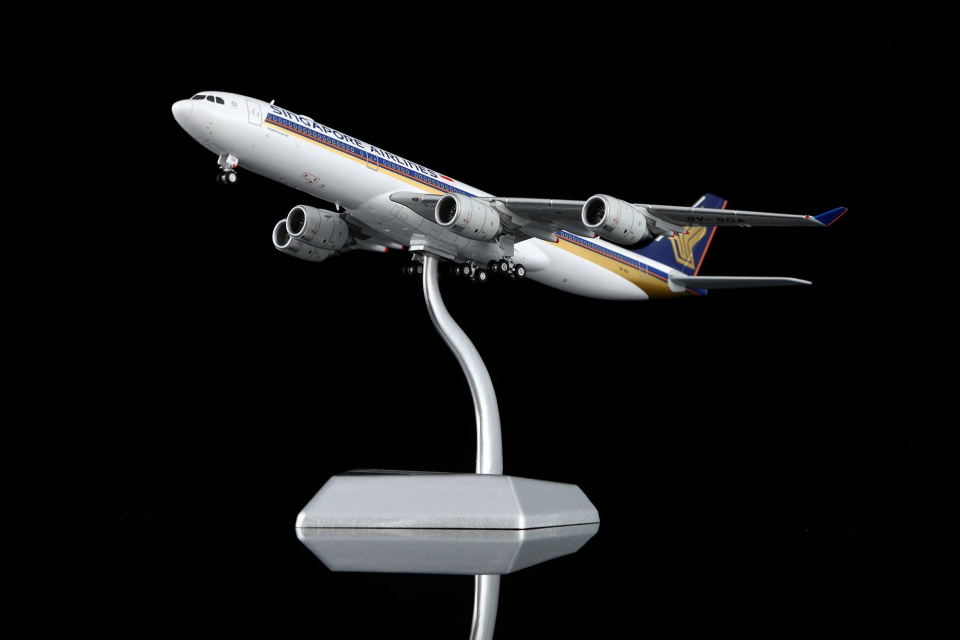 www.JetCollector.com: Singapore Airlines A340-500 9V-SGB 1:400