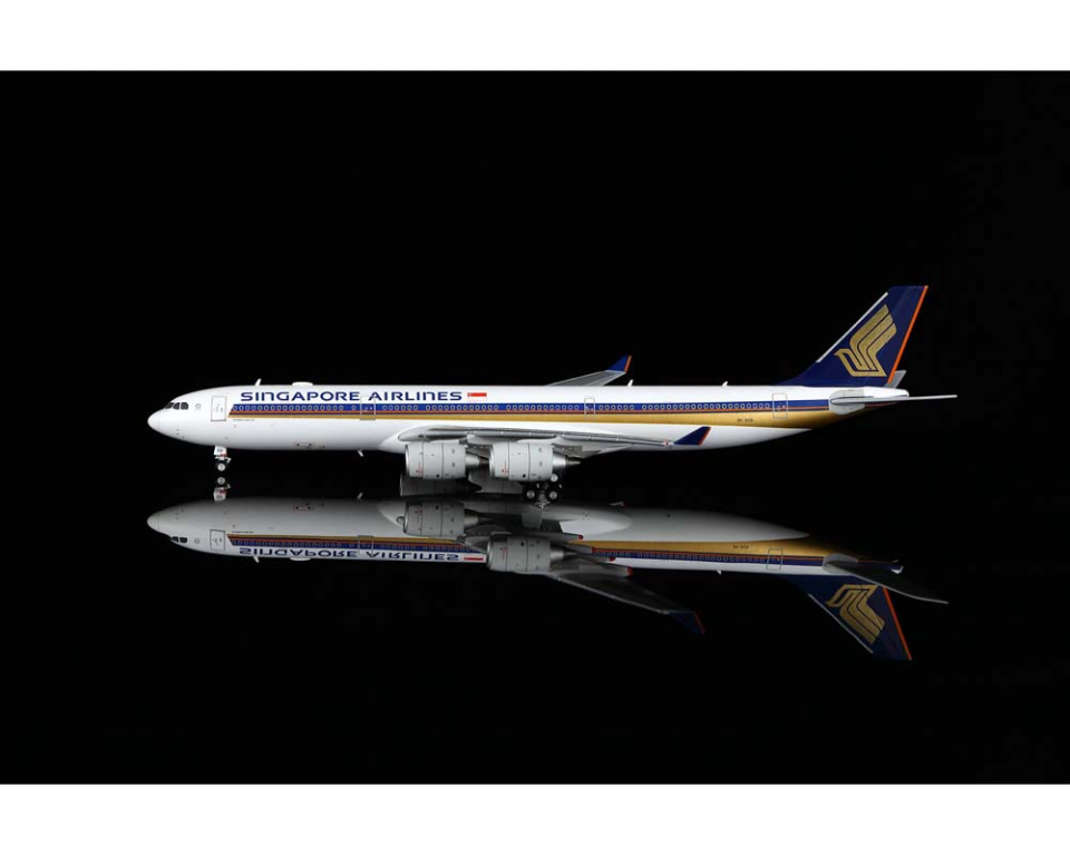 www.JetCollector.com: Singapore Airlines A340-500 Flaps Down 9V