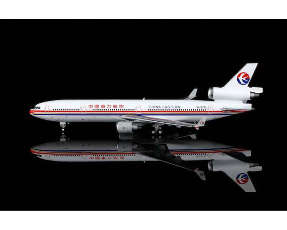 www.JetCollector.com: China Eastern Airlines MD-11 Flaps Down B