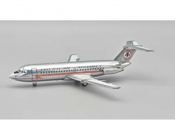 American Airlines BAC-111 polished, w/stand N5025 1:200 Scale Inflight IF111AA0525P