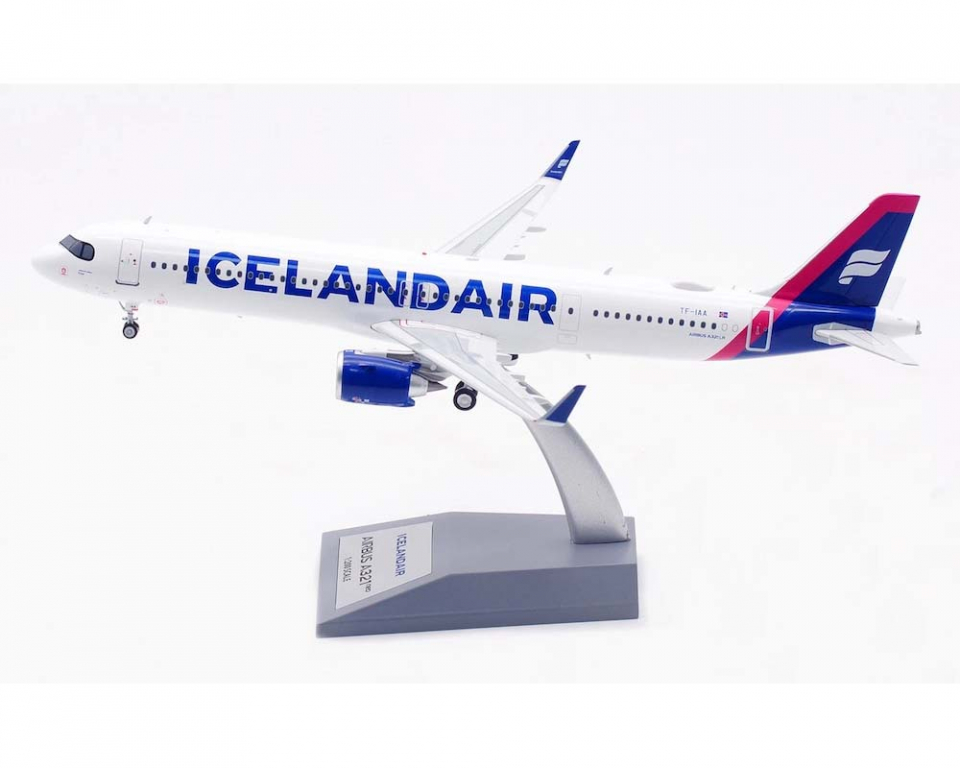 www.JetCollector.com: Icelandair A321 w/stand TF-IAA 1:200 Scale