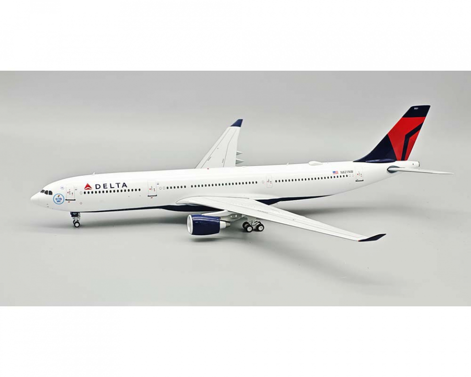 www.JetCollector.com: Delta A330-300 w/stand N821NW 1:200 Scale