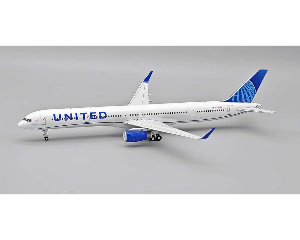 www.JetCollector.com: United Airlines B757-300 w/stand N57855 1