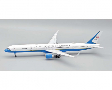 USAF B757-300 w/stand 75300 1:200 Scale Inflight IF753USAF003