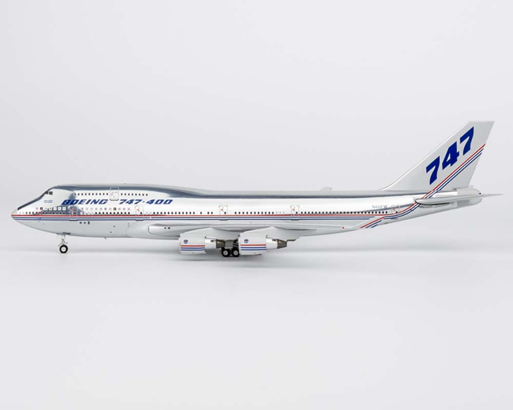 www.JetCollector.com: Boeing B747-400 house colors N401PW 1:400