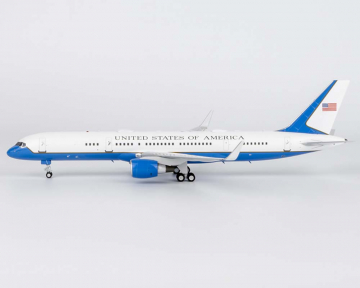 USAF C-32A PW2040 engines 19-0018 1:200 Scale NG42042