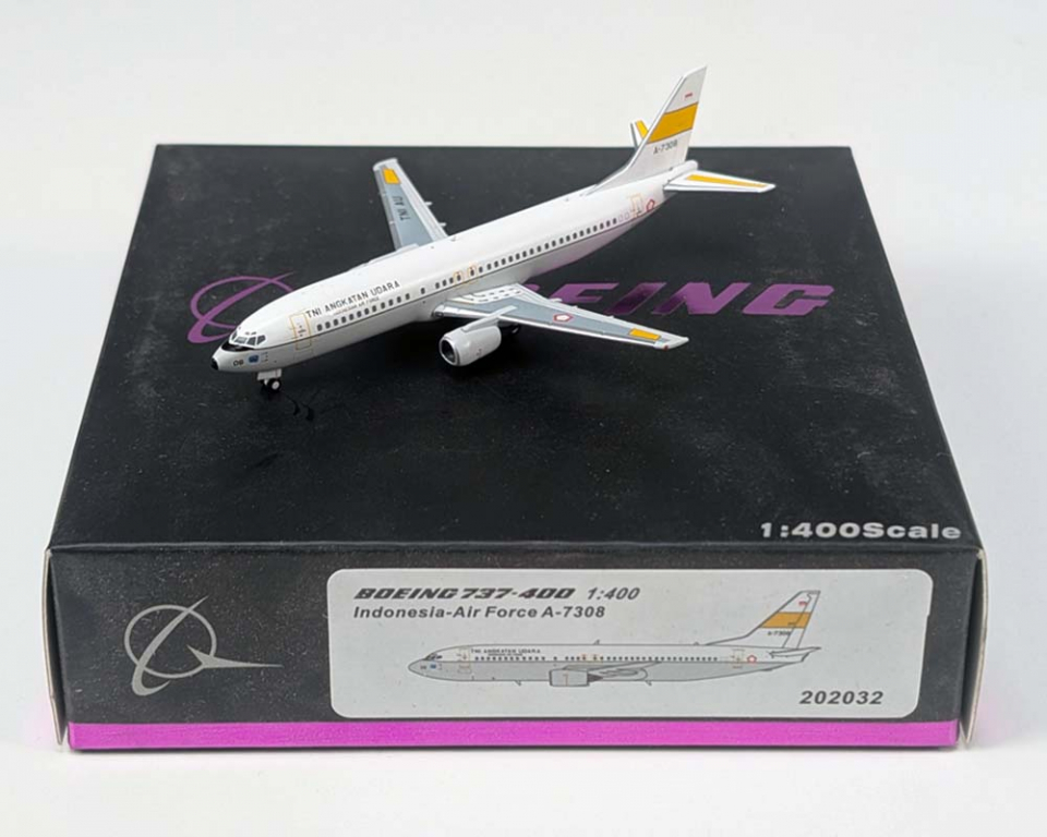 www.JetCollector.com: Indonesia Air Force B737-400 A-7308 1:400