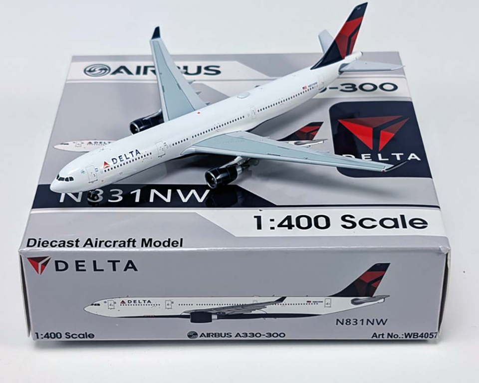d*7様 Airbus A330-300 1/400 www.JetCollector.com: Delta A330-300 N831NW w/stand 1:400 Scale