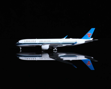 China Southern A350-900 B-32EE 1:400 Scale Aero Polaris HA3590003