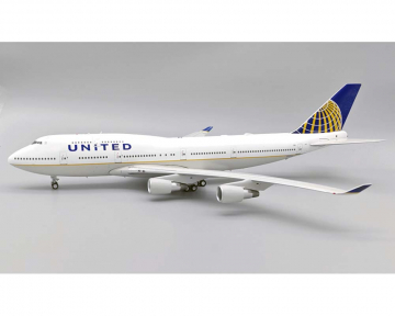 United Airlines B747-400 w/stand N107UA 1:200 Scale Inflight IF744UA0424