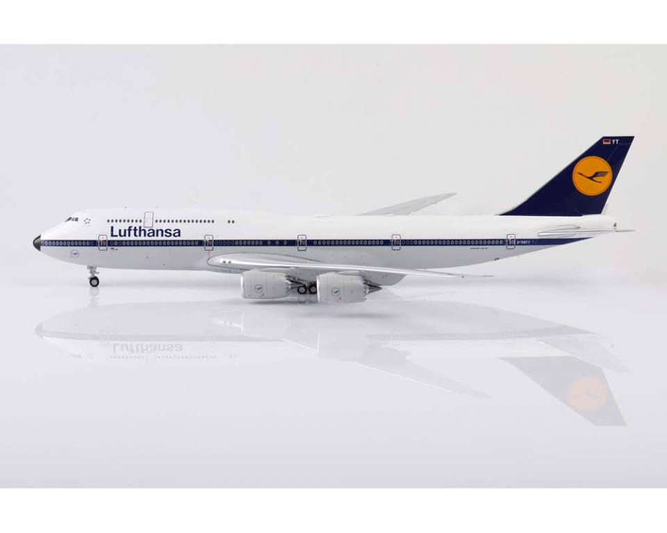 www.JetCollector.com: Lufthansa Boeing 747-8 D-ABYT w/stand 1:200