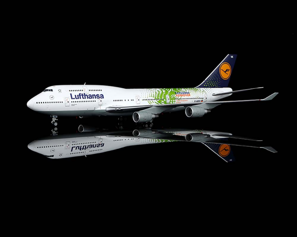 www.JetCollector.com: Lufthansa B747-400 D-ABVK 1:200 Scale SQ