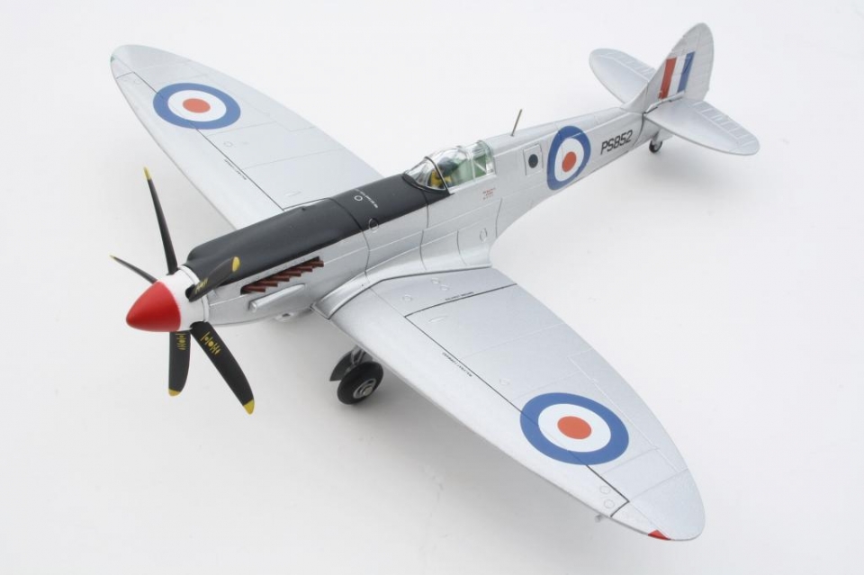 www.JetCollector.com: Corgi RAF Supermarine Spitfire PR.Mk XIX No