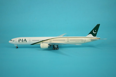 www.JetCollector.com: PIA B777-300ER New Colors AP-BID