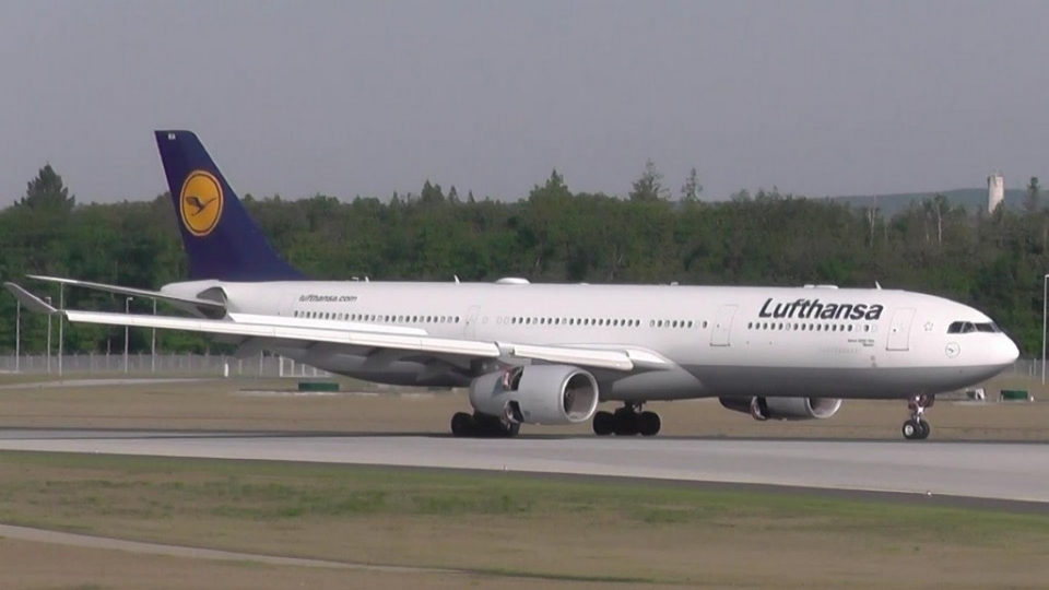 www.JetCollector.com: GEMINIJETS Lufthansa A330-300 D-AIKA 1:200