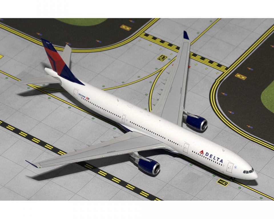 www.JetCollector.com: Delta A330-300 N822NW