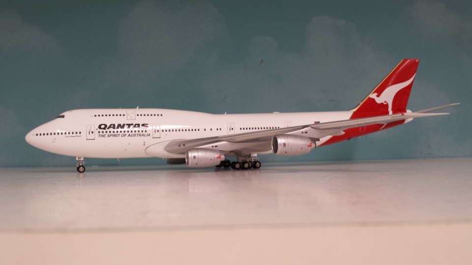 www.JetCollector.com: INFLIGHT QANTAS B747-300 VH-EBT 1:200 Scale