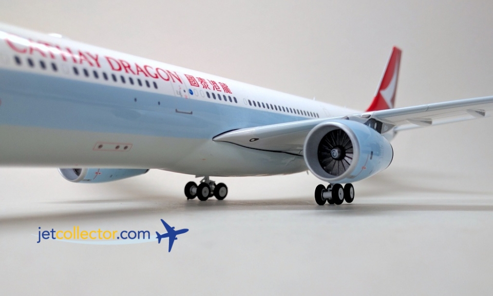 Cathay Dragon New Livery A330-300 1:200 B-HYQ Die-cast Airplane Model 