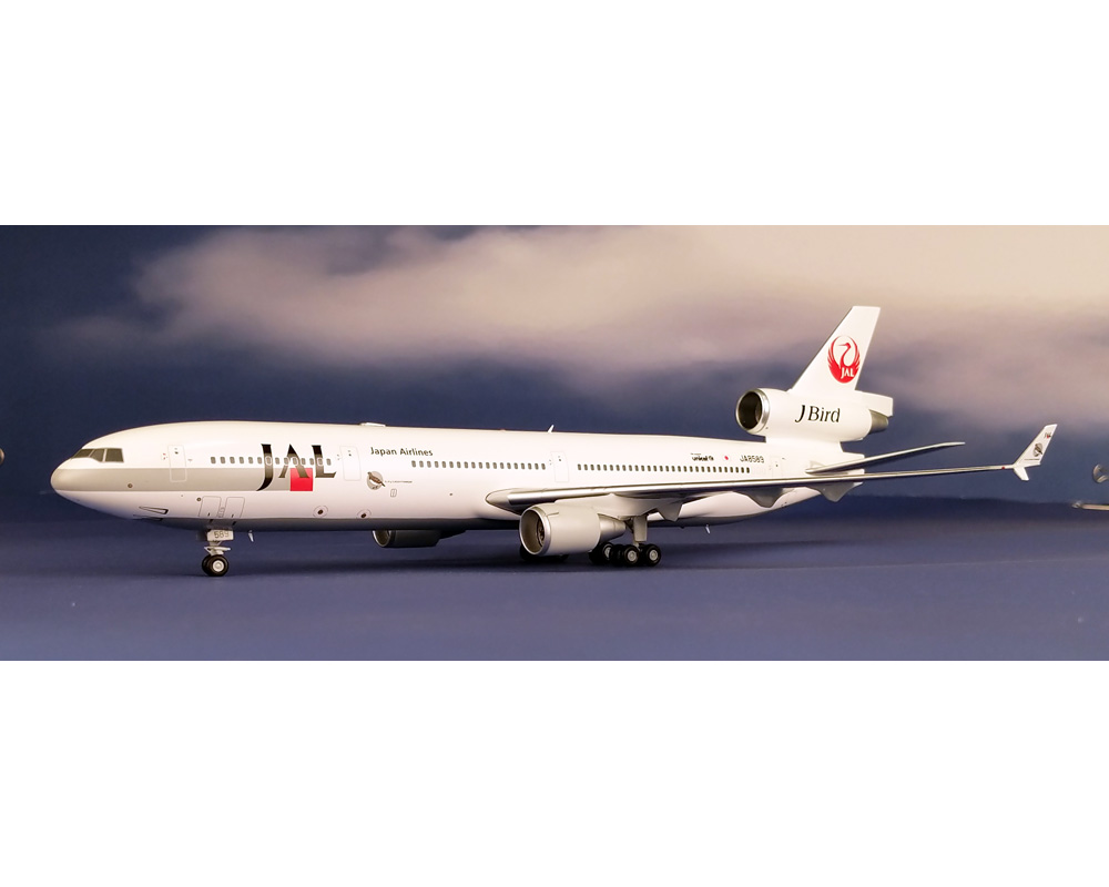 JC WINGS JAPAN AIRLINES MD-11 J-BIRD W/STAND JA8589 1:200 Scale JC2JAL020
