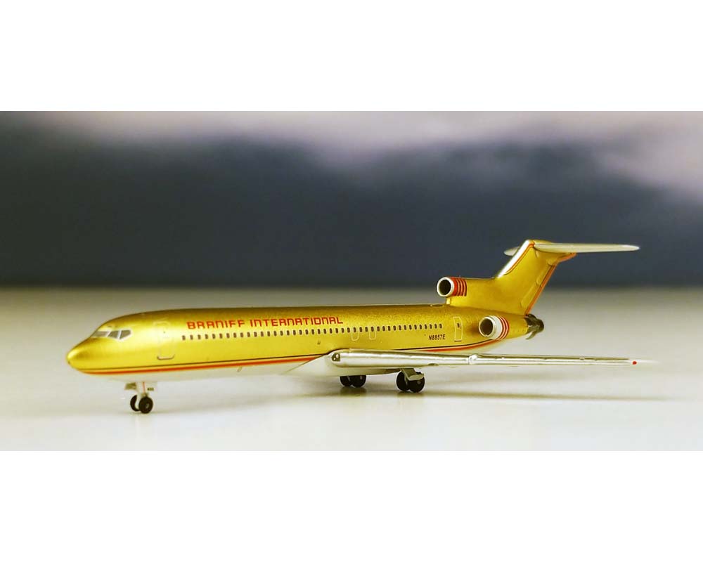 www.JetCollector.com: Braniff International B727-200 Gold N8857E 1