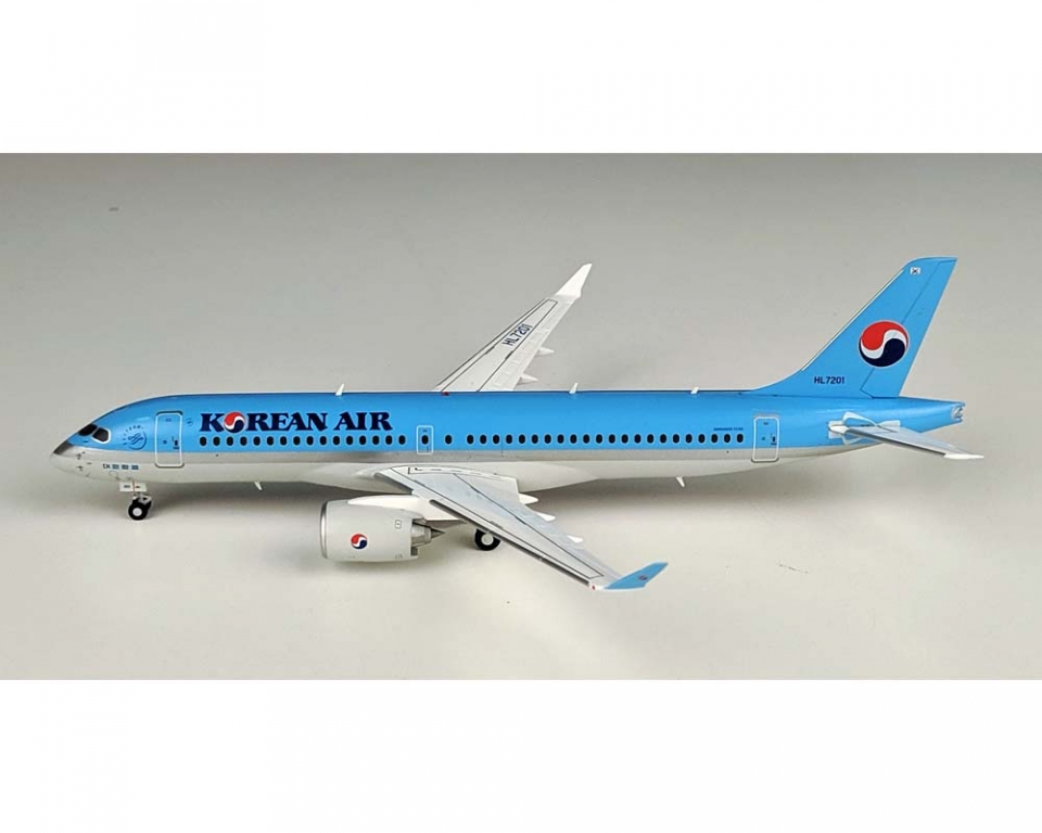 www.JetCollector.com: Korean Air Bombardier CS300 HL7201 w/stand 1